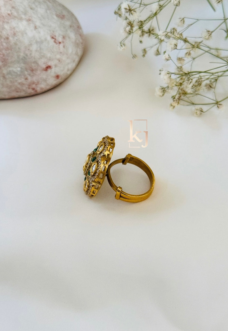 Ezra ring