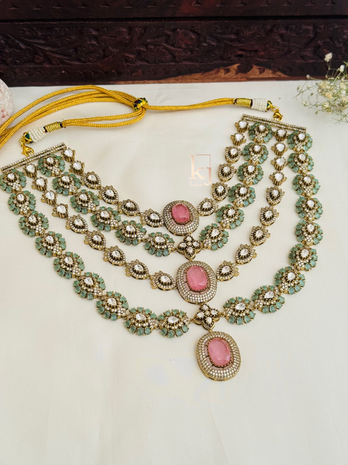 Idalia necklace set