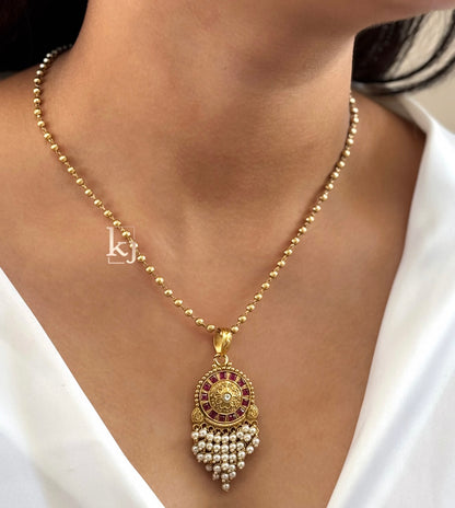 Shiri pendant set