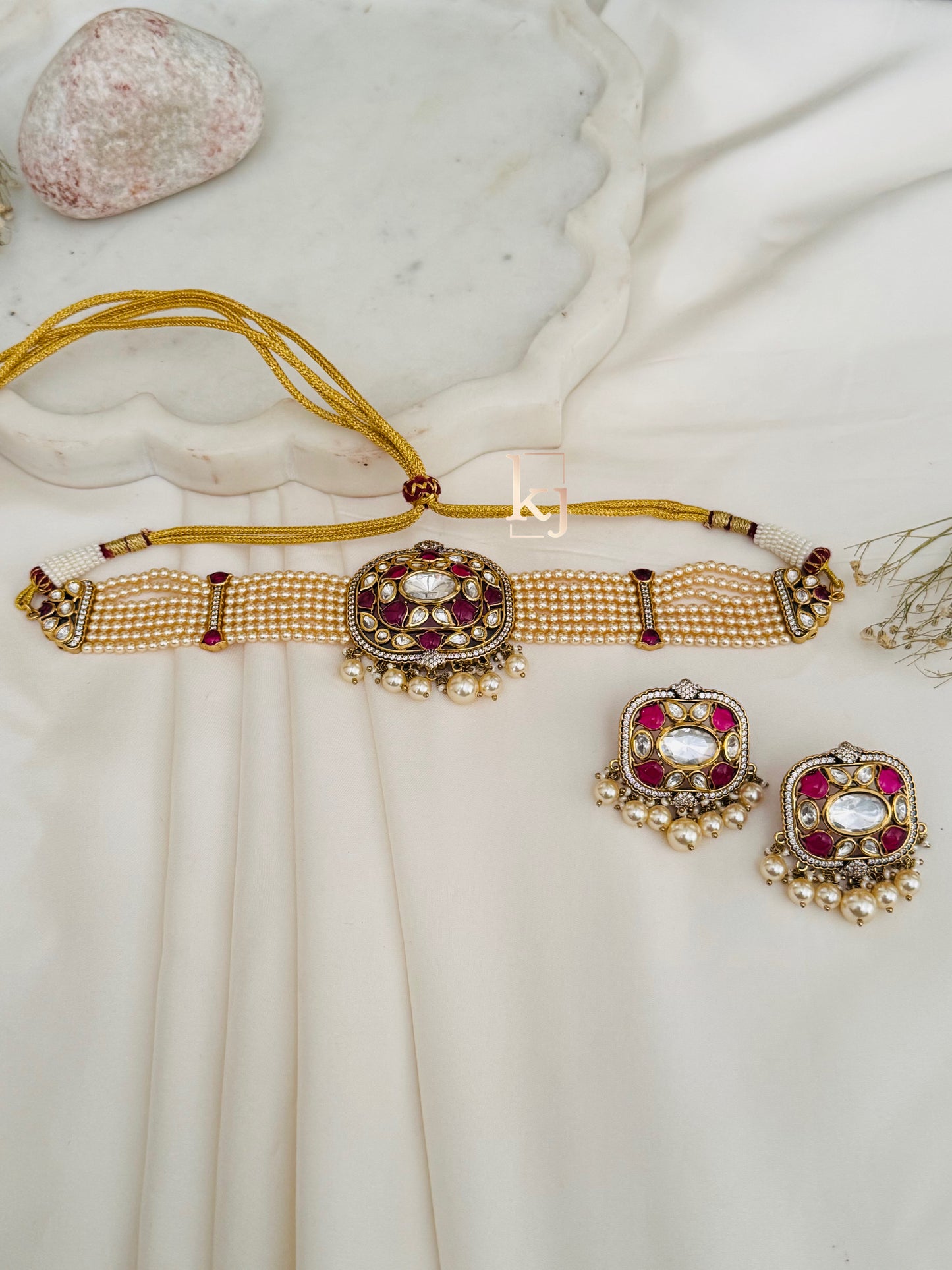 Jaki choker set
