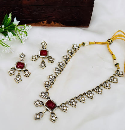 Hiraya necklace set