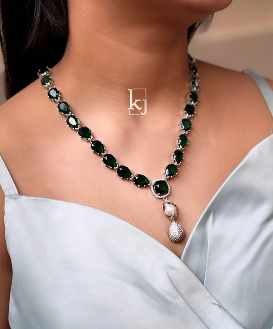 Vaani pendant set