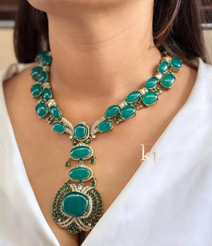 Zinnia pendant set