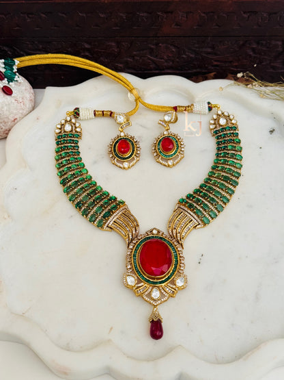 Shevin necklace set
