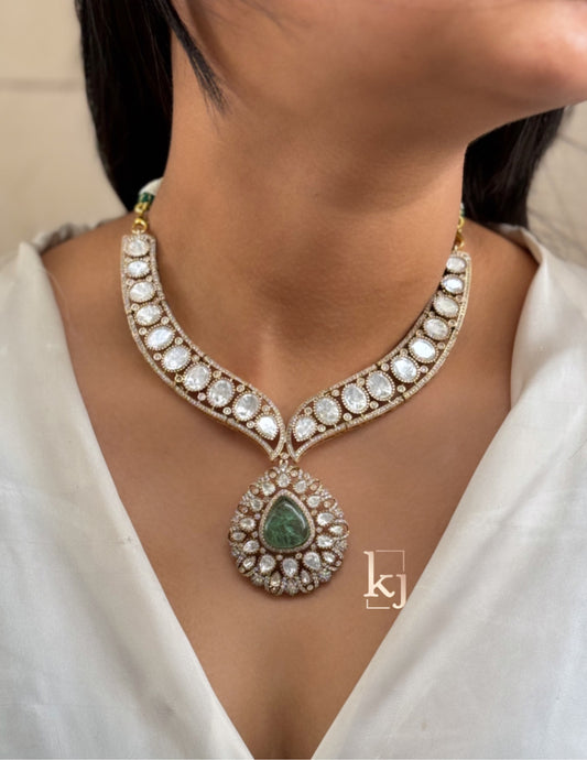 Esti Necklace set