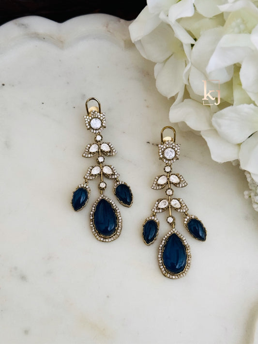 Calix Earrings set