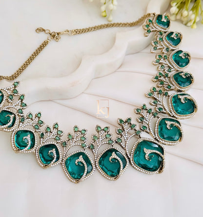 Niyo necklace set