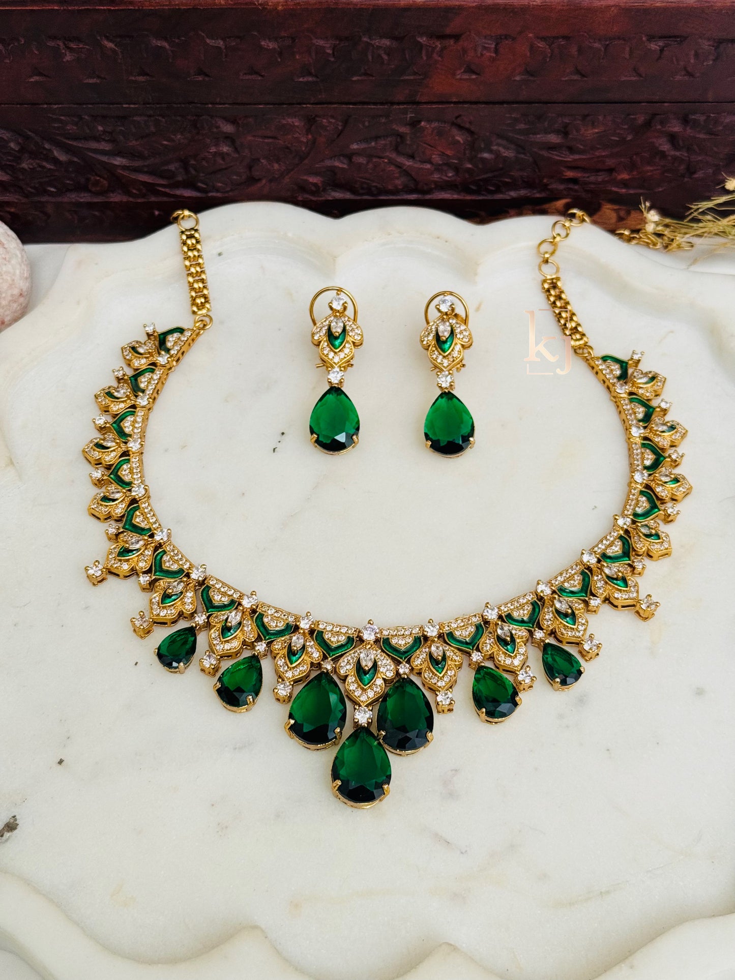 Medea necklace set