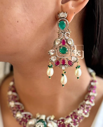 Elodie necklace set