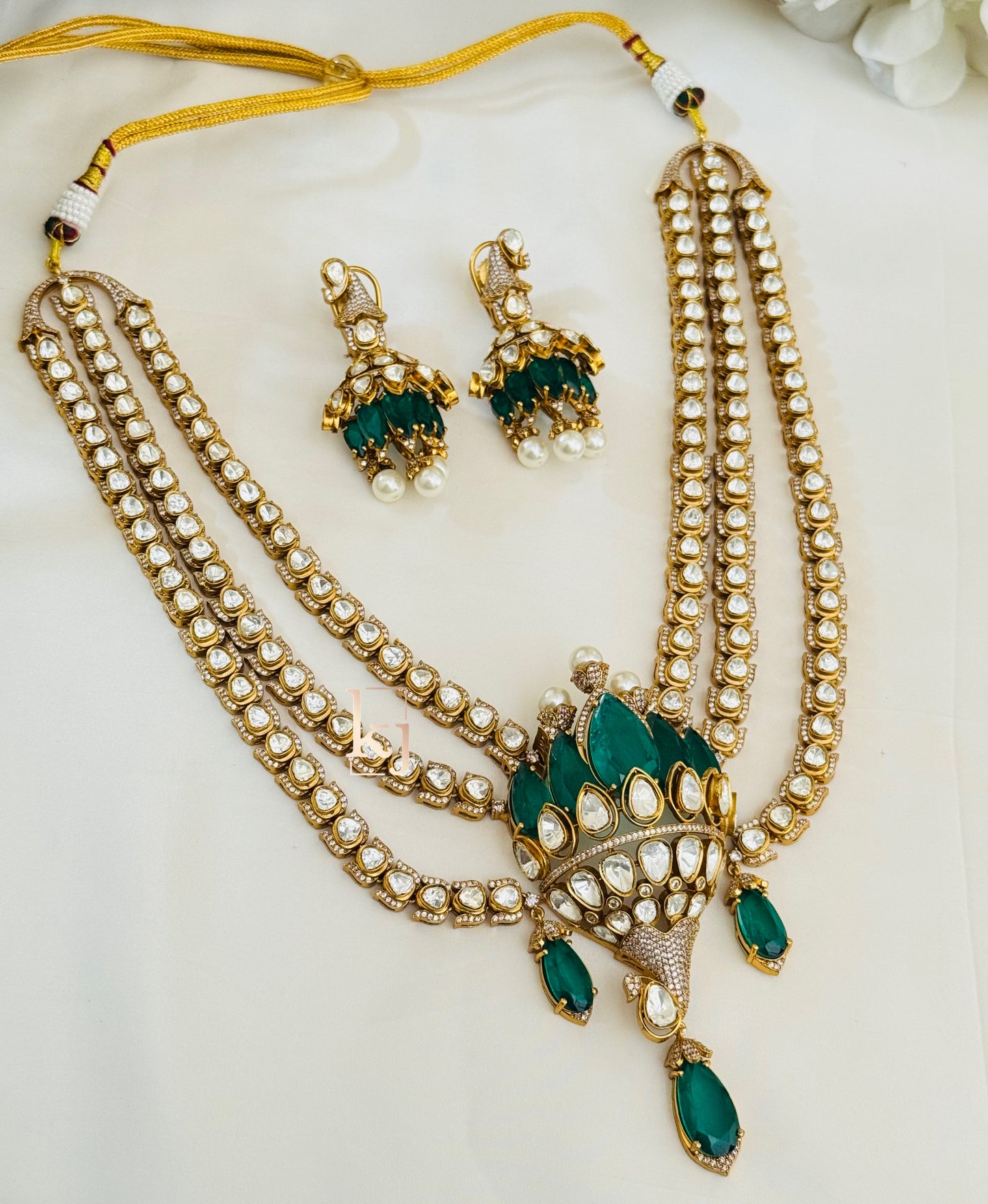 Merit necklace set