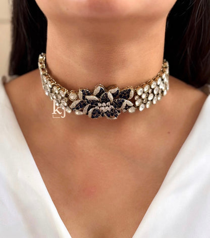 Petal choker set