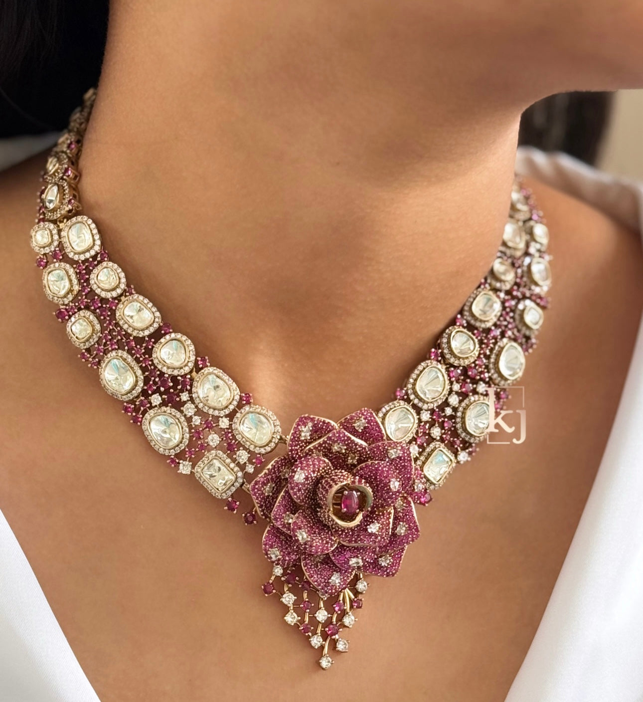 Roselia necklace set