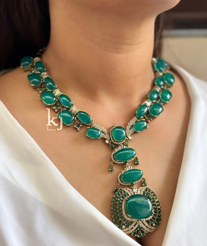 Zinnia pendant set