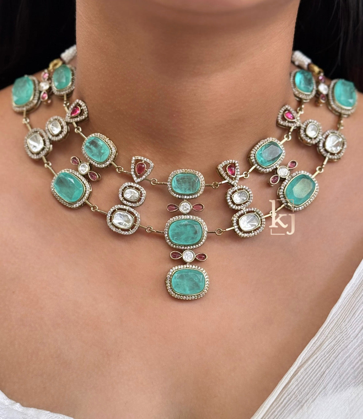 Mira necklace set