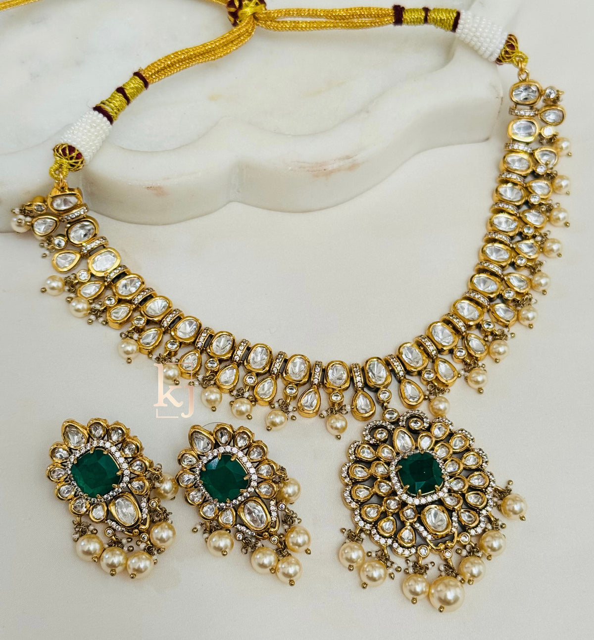 Hrida necklace set