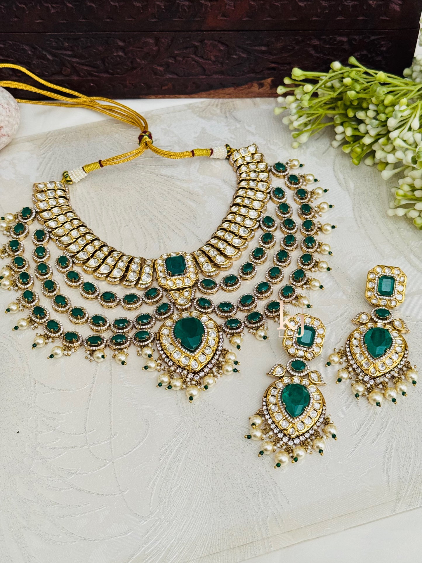 Obelia necklace set