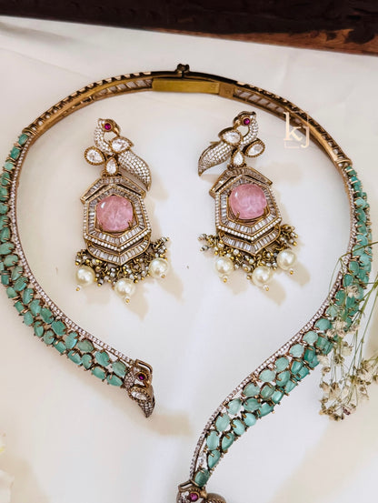 Delaney necklace set