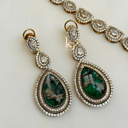 Callisto pendant set