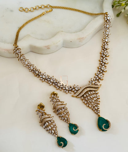 Vinisa necklace set