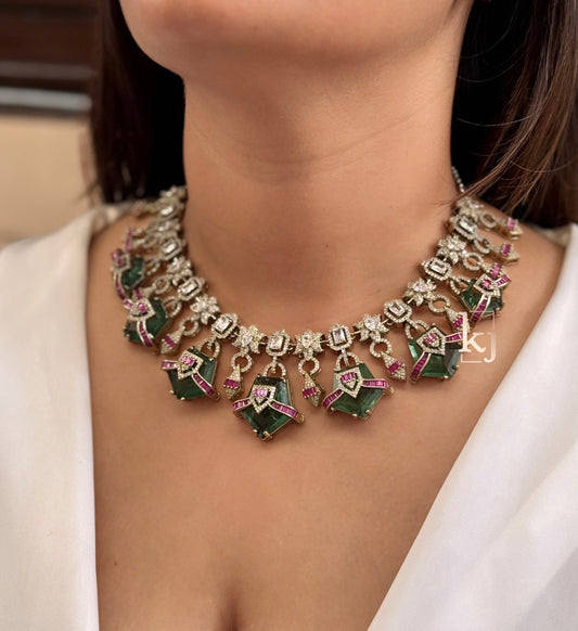 Sivara necklace set