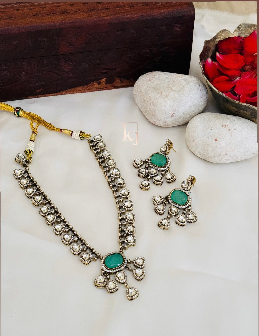 Alaya Necklace set