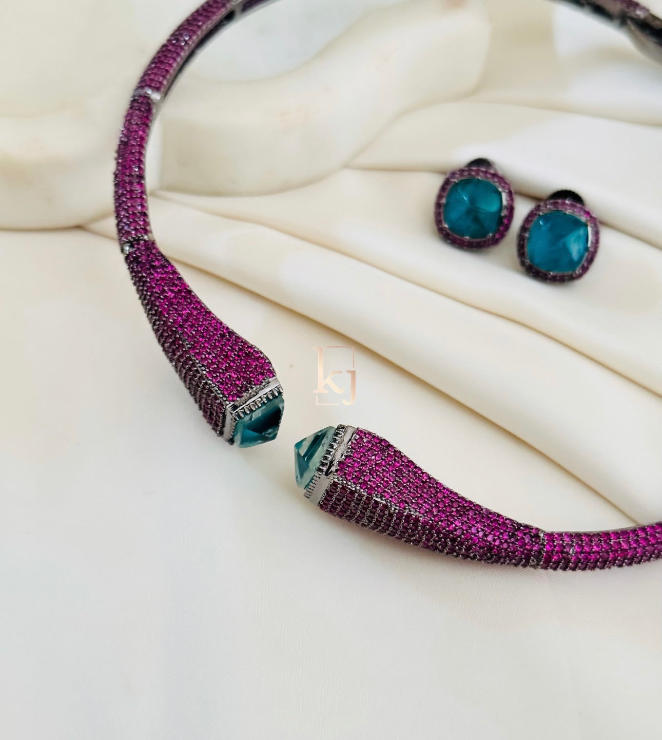 Ruzi necklace set