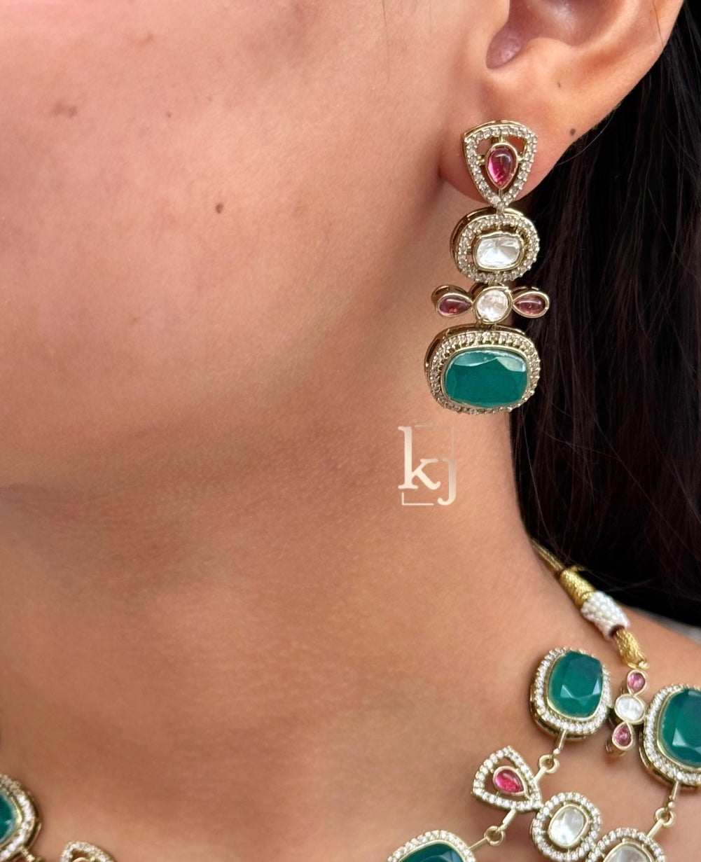 Mira necklace set
