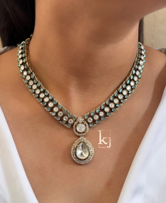Alisa necklace set