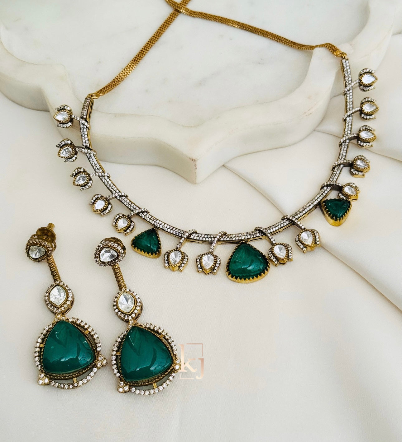 Crena necklace set