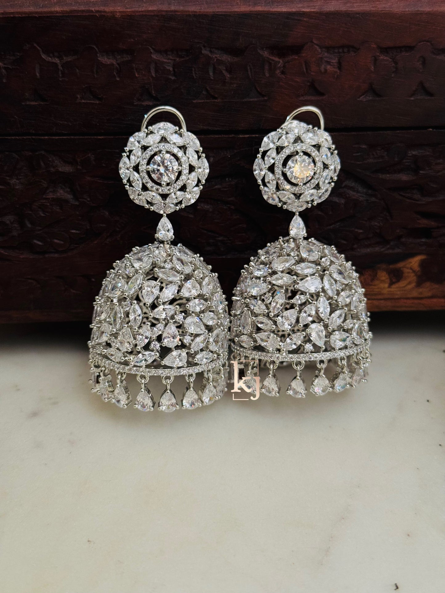 Otis earrings set