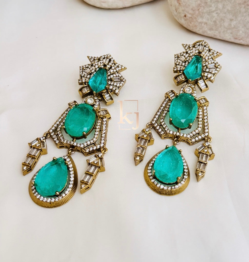 Tia Earrings set