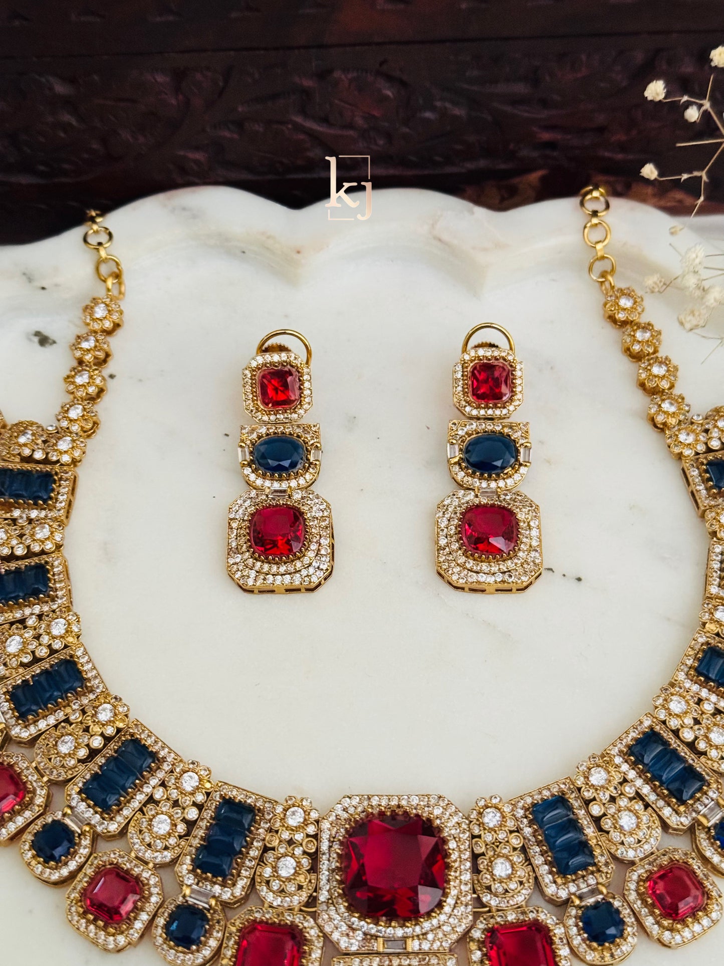 Firna necklace set