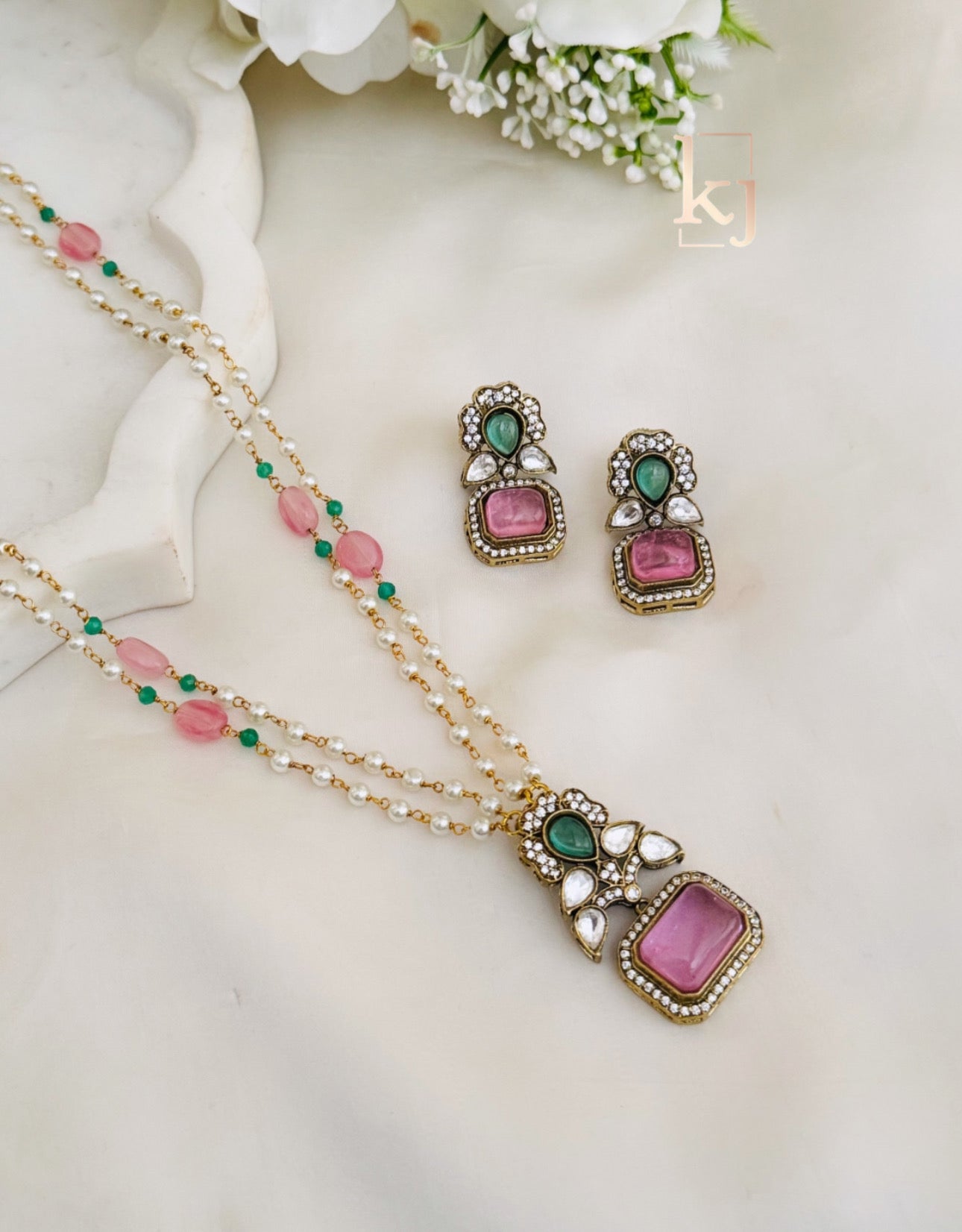 Elana pendant set