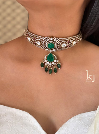 Miara choker set