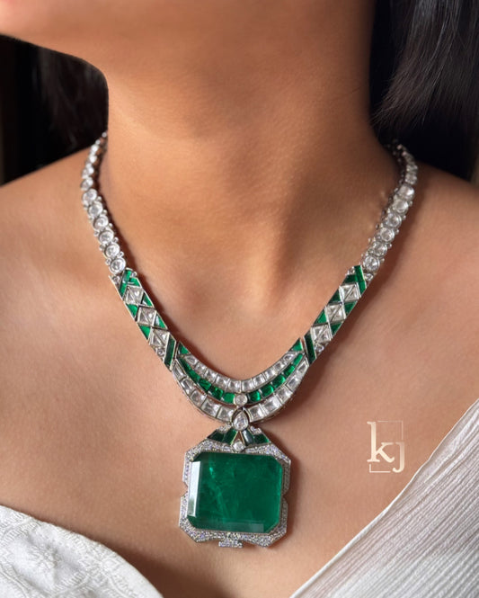 Elnora pendant set