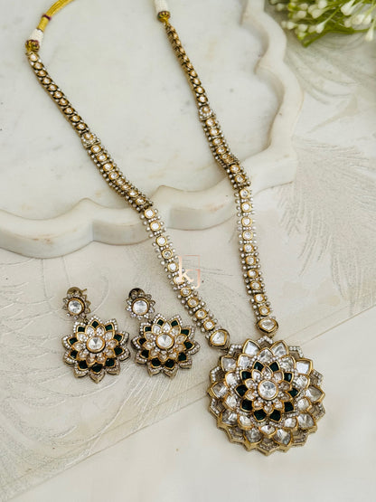 Neolani pendant set