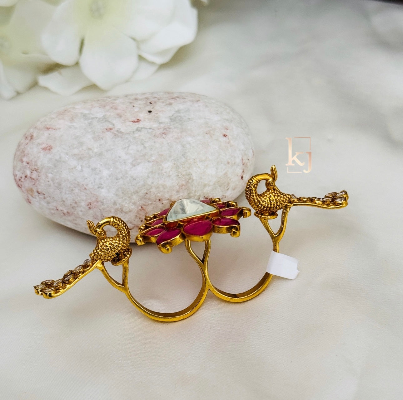 Yana ring