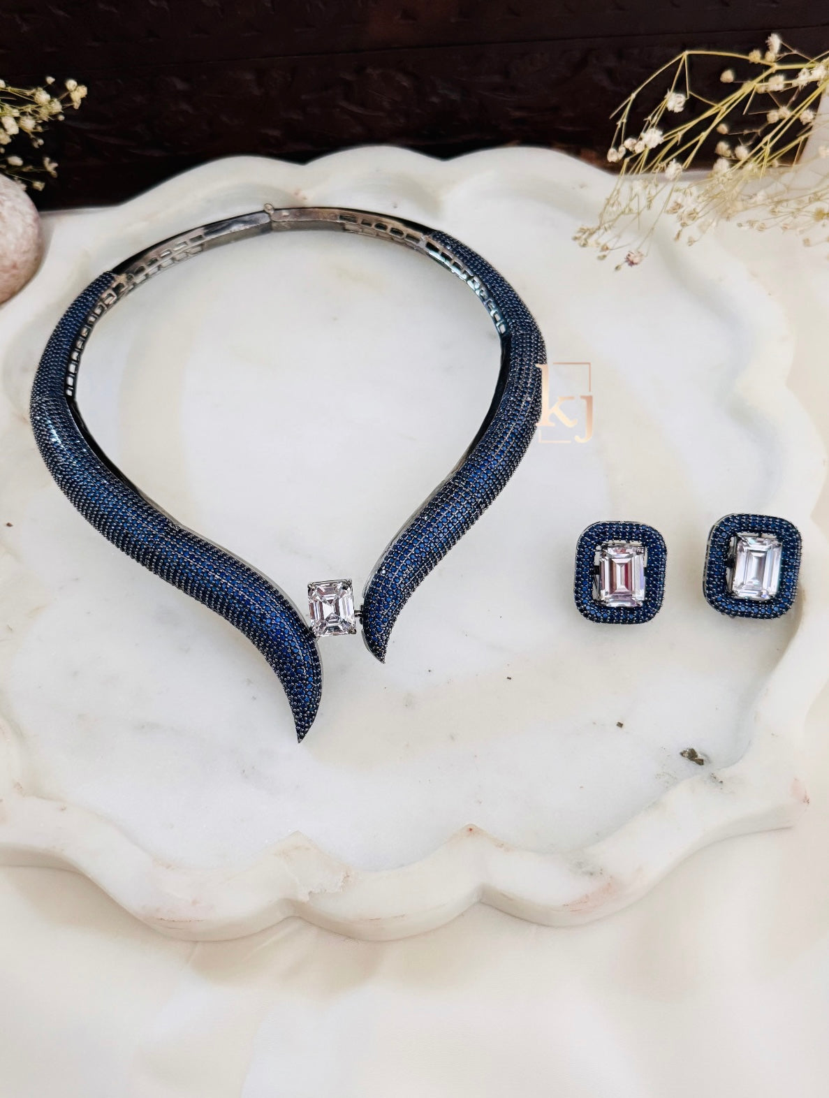 Demi necklace set
