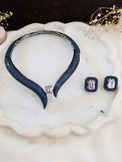 Demi necklace set