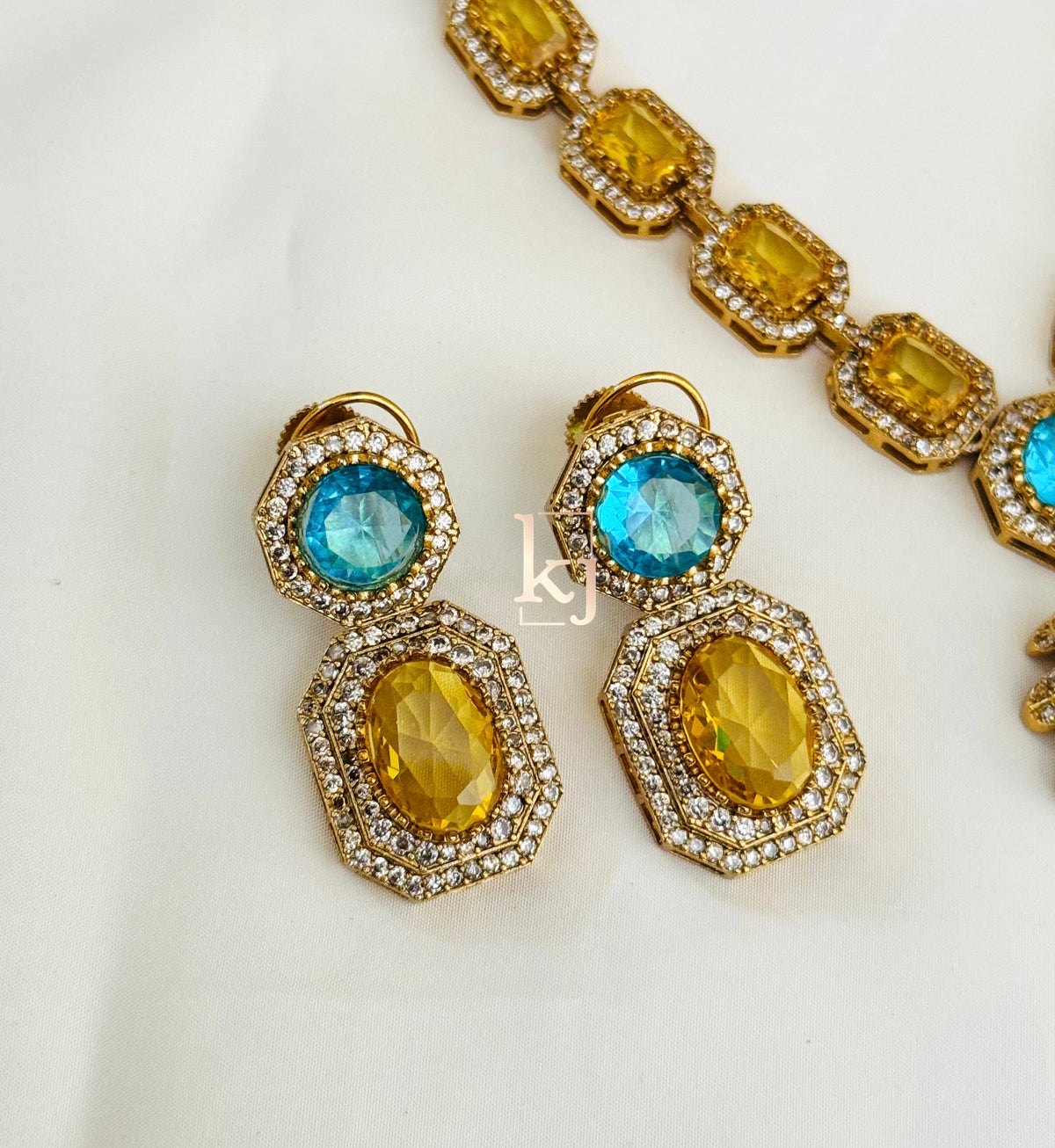 Esara necklace set