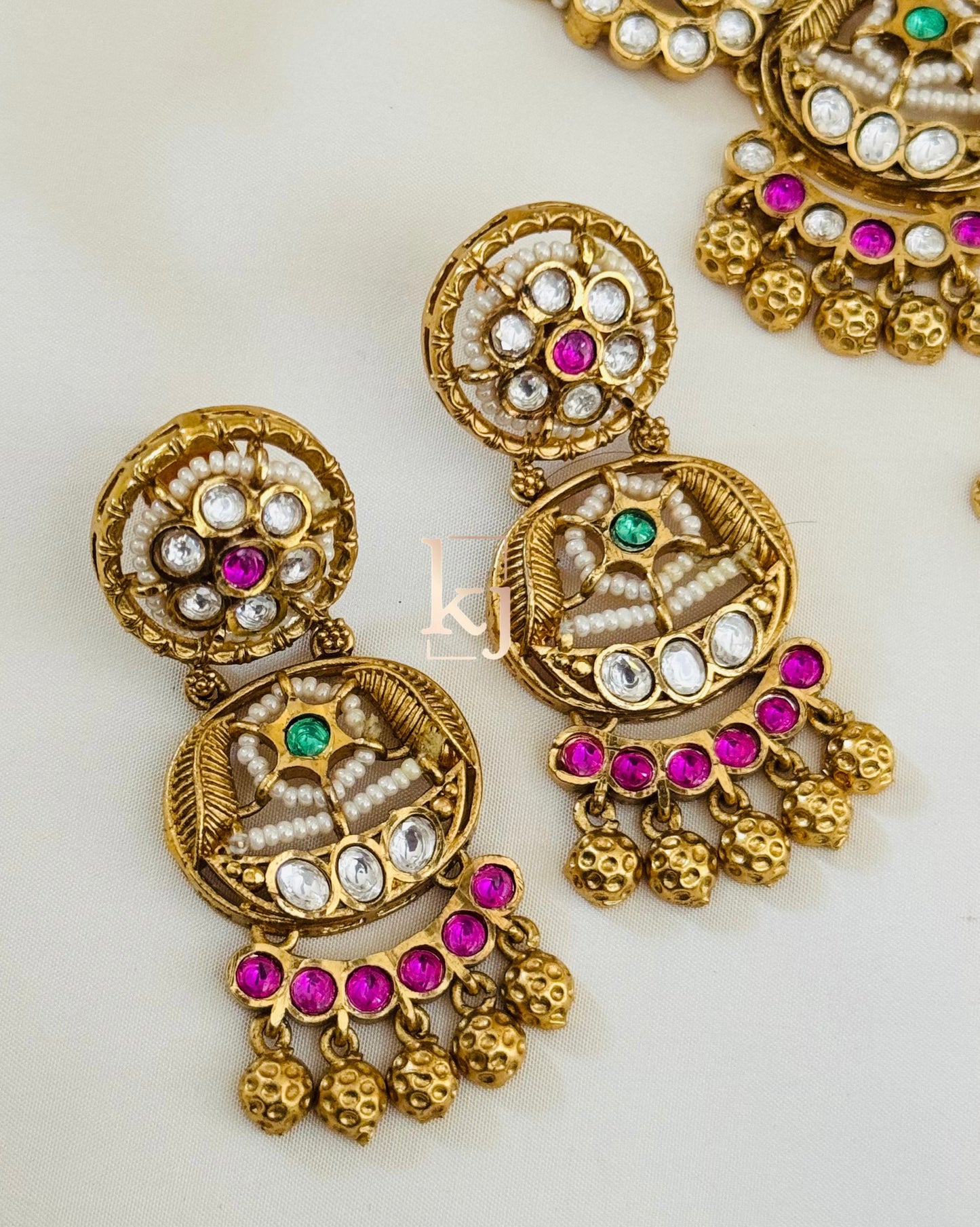Rouni necklace set