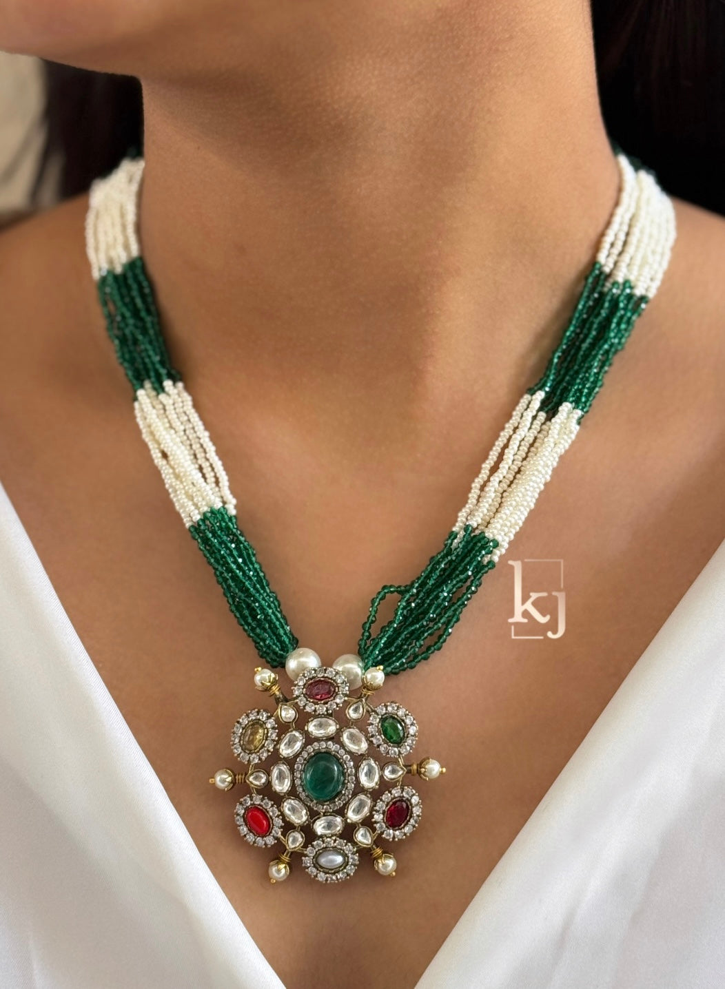 Gertrude pendant set