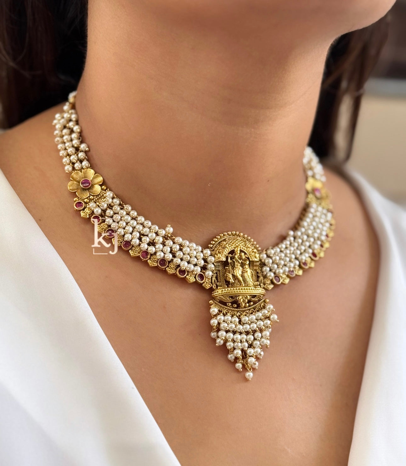 Vrisha necklace set