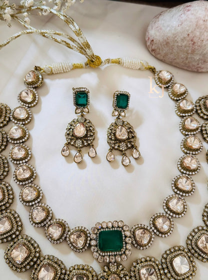 Mizi Necklace set