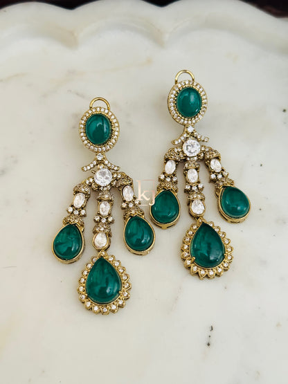 Nirvi Earrings set
