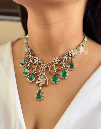 Luiez necklace set