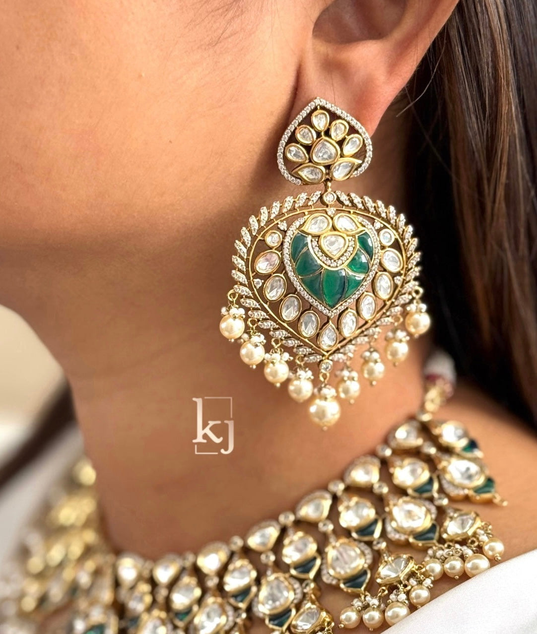 Reign necklace set