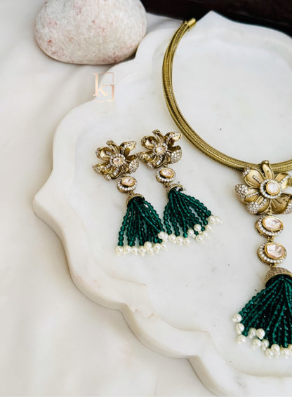 Aviva pendant set