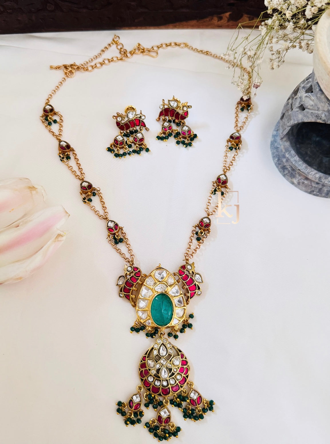 Zorah pendant set