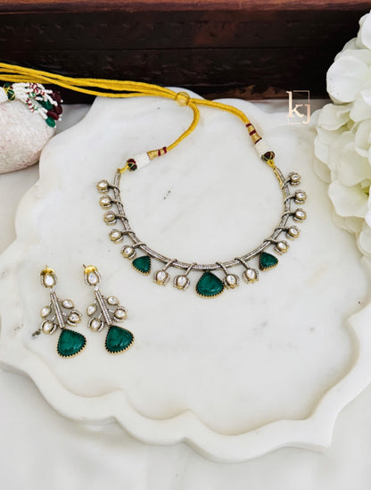 Lyria Necklace set